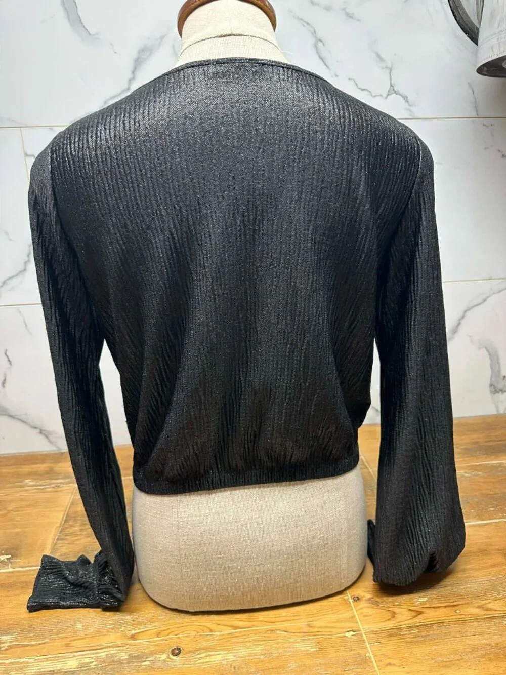 🤍 Women’s Wrap Top – ZARA – Size L/G – $14 🤍 - Picture 2 of 7